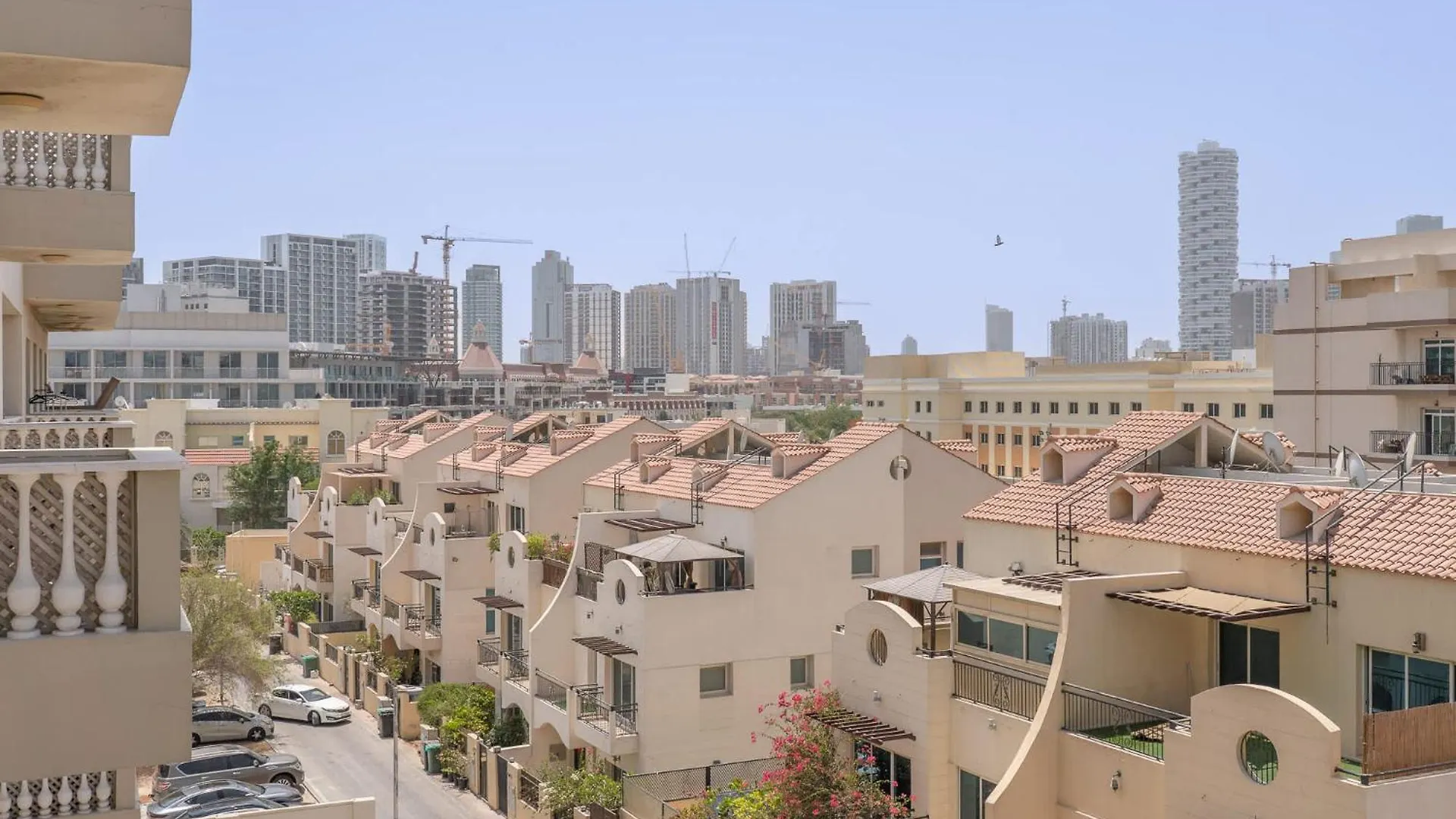 Heart-Captivating 1 Bedroom In Hanover Square Dubai