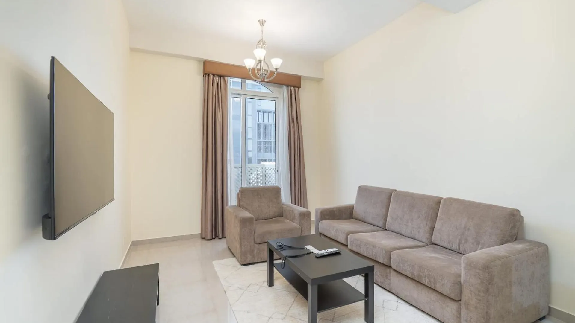 Heart-Captivating 1 Bedroom In Hanover Square Dubai Apartment