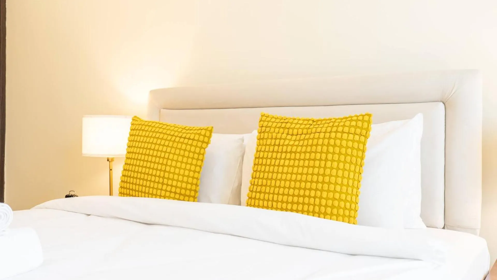 Heart-Captivating 1 Bedroom In Hanover Square Dubai Apartment