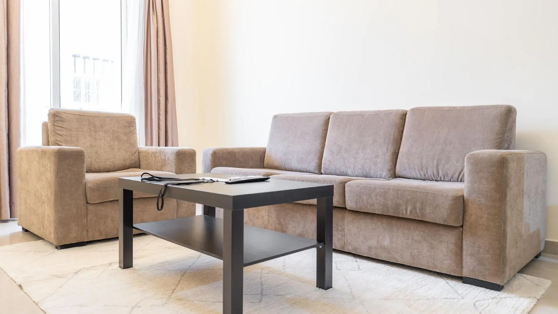 Heart-Captivating 1 Bedroom In Hanover Square Dubai